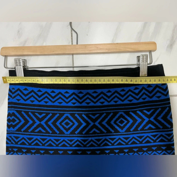 Forever21 Geometry Mini Skirt Size Small - Picture 5 of 7